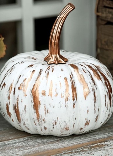 Antique Rust with White Pumpkins