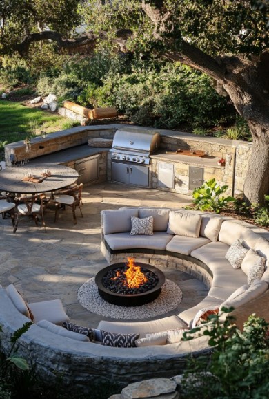 Family-Style Outdoor Kitchen