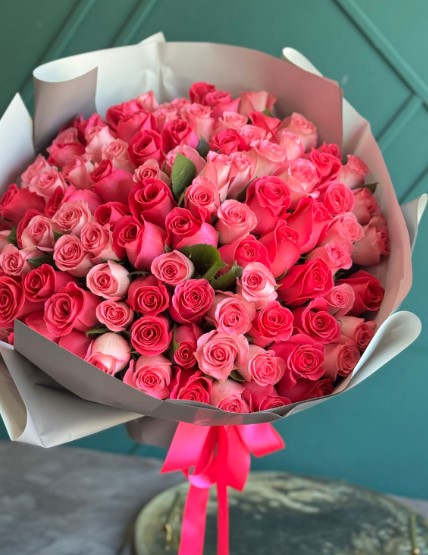 Make a Statement with an Oversized Bouquet