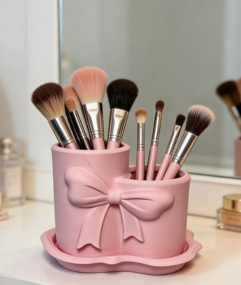  Ornate Makeup Brush Holders