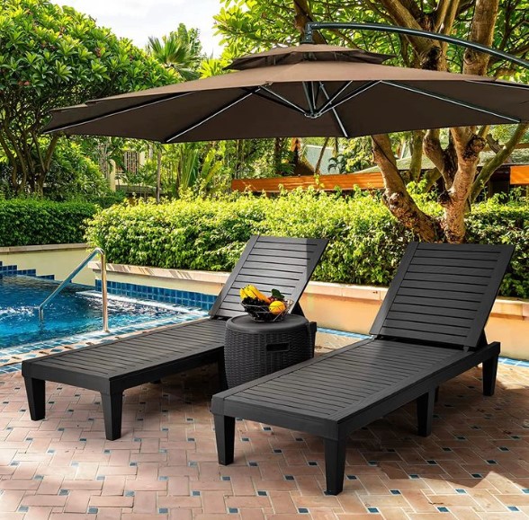Poolside Loungers